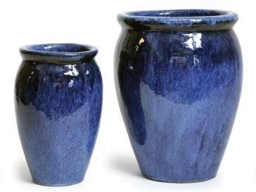 Set van twee blauw geglazuurde aardewerk potten