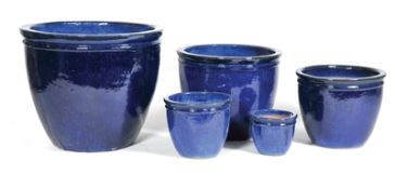 Nauwgezet Wreed Buik Set van vijf blauw geglazuurde aardewerk potten met sierrand